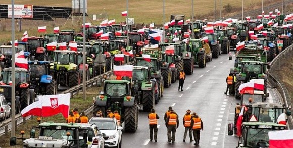 Протест радикалізується….Польські фермери вирішили бл0kувати ще й кордон із Німеччиною…