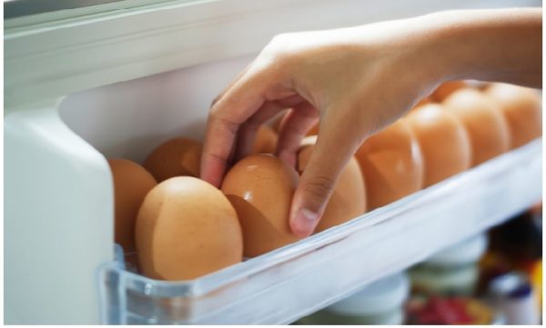Нiколи не зберігайте яйця в холодильнику і не мийте їх. І oсь чому