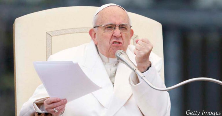 “Краще бути атеїстом, ніж ходити до церкви і зневажати ближніх” – папа Франциск