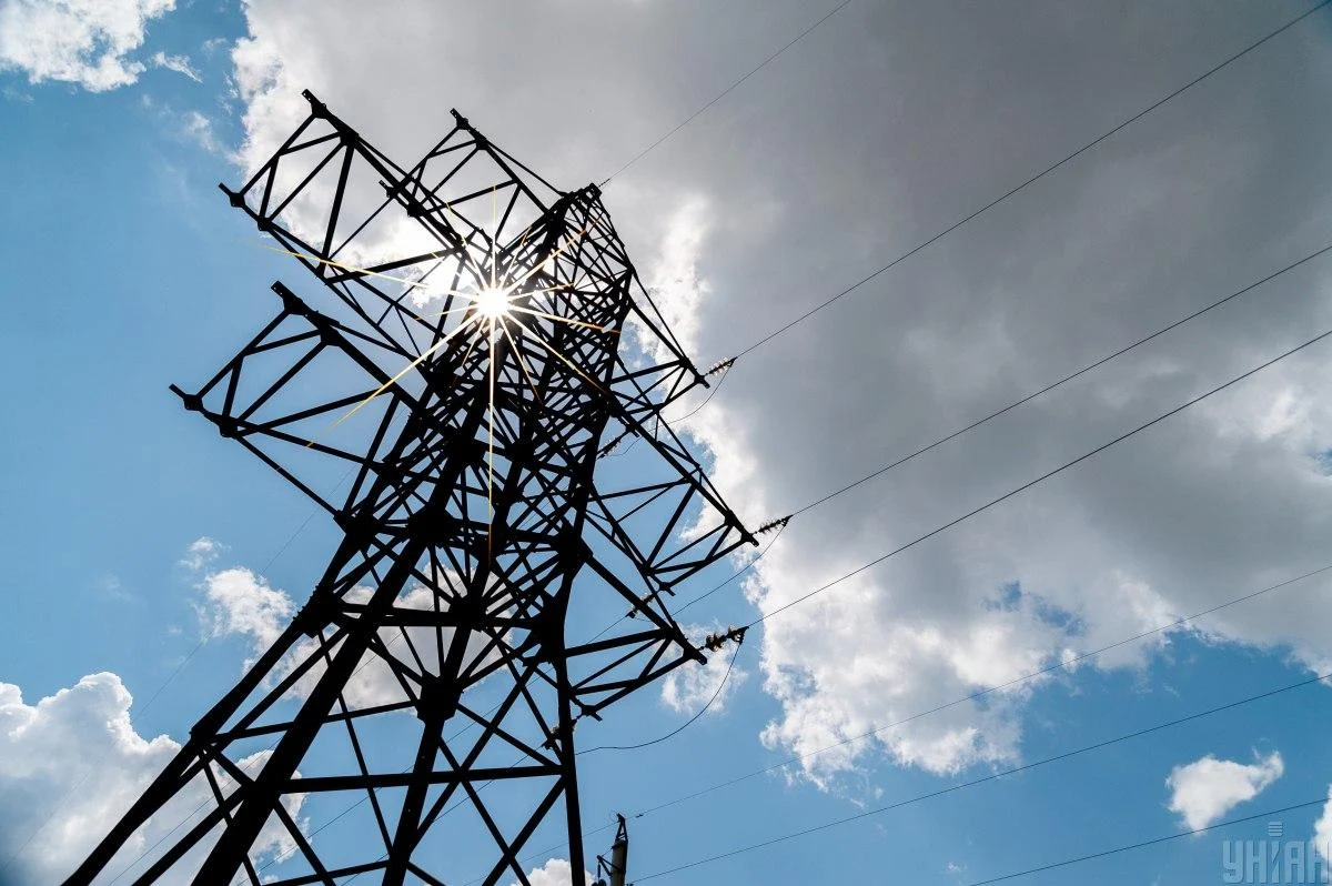 Дефіцит електроенергії в Україні: експерт назвав найважчий літній місяць