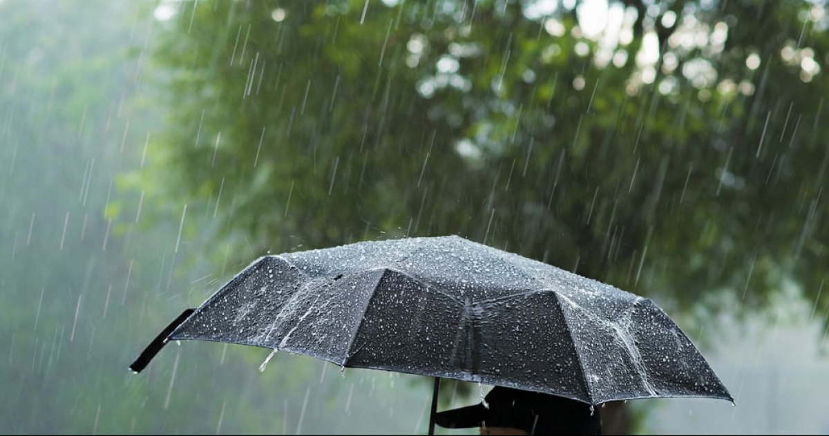 Діставайте парасольки — в Укргідрометцентрі розповіли, на мешканців яких областей чекають дощі
