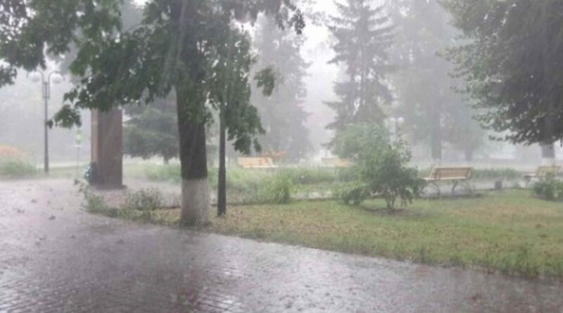 Дощі та грози йдуть до України: синоптик розказала, де та коли будуть опади