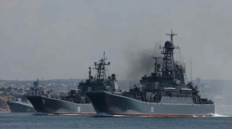 “Куди вони йдуть?” – Росія раптово вивела велику групу кораблів у Чорне море
