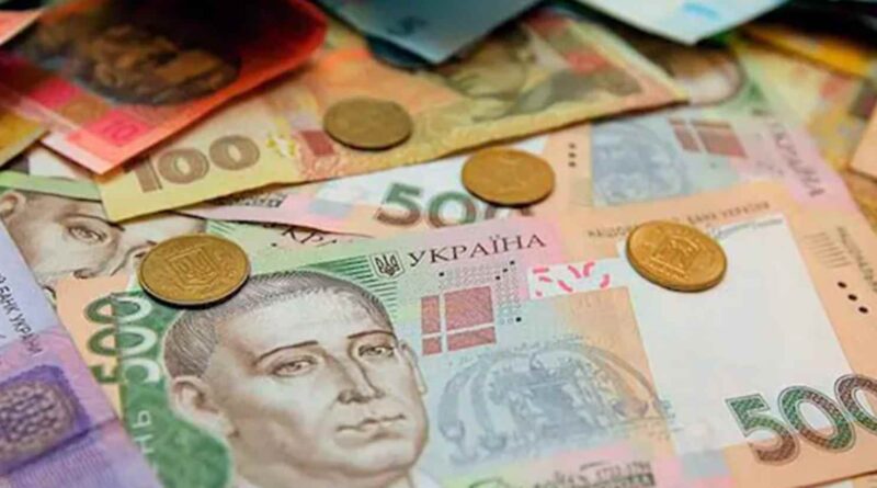 Нікого не забудуть: які податки Кабмін готує кожному українцю