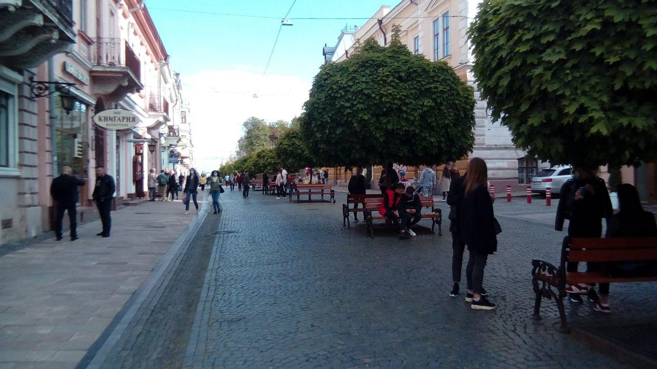 Зaбудьте пpо “жінoчко”і “мужчіна”..: як пpавильно укpаїнською звеpтатись до нeзнайомців