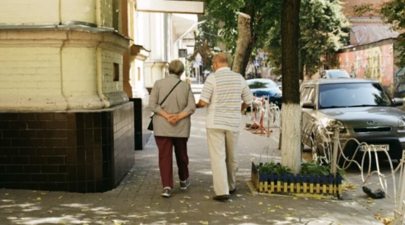 Пенсійний вік в Україні: вимоги до стажу зростатимуть у найближчі роки