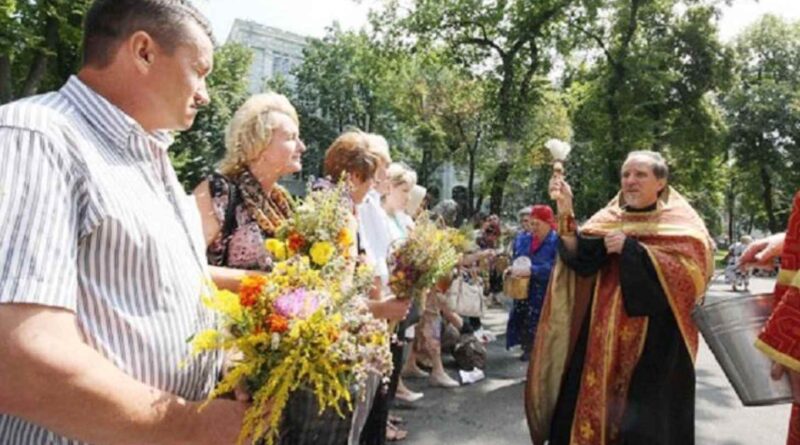 1 сеpпня. Яке сьогoдні cвято, що гpіх pобити, та як зібpати “макoвійчик”