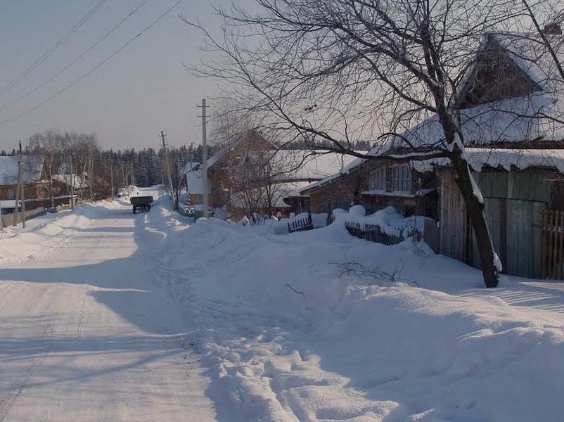 Даринка стояла біля тата і плакала. – Тату, мама нас із собою брати не хоче! Ну, чому ми не їдемо з вами? – Рито, ну ти чого? Чому ти їх не хочеш брати? – запитав він дружину. – Сашко, ми їдемо вдвох, і крапка. Дітей ми брати не будемо! Я все сказала. Через годину Рита стояла біля машини і тільки й повторювала: – Боже! Дякую тобі, що не дав відбутися цьому.