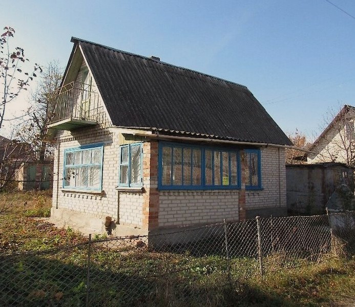 Від Володимира пішла дружина. Два роки вона терпіла, терпіла та й пішла. Втомилася від свекрухи. Вона залишила дитину, зібрала у валізку свої речі і сказала, щоб її не шукали. А вдома тепер… Володимиру з роботи взагалі не хотілося повертатися. У будинку не прибрано, дитина вередує, холодильник порожній. І він вирішив діяти