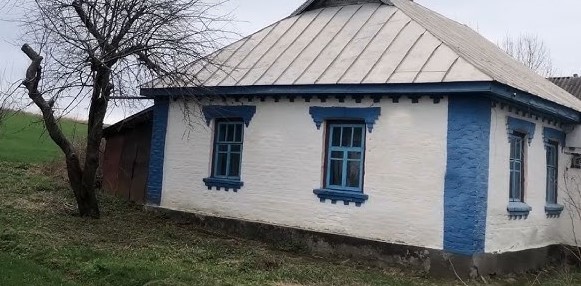 – Андрій, я рибу купила, – з порогу заявила Наталя чоловікові, – приготуєш? – Звичайно, кохана! – відповів чоловік, і взявся за справу. І так завжди, що б дружина не просила, Андрій завжди допоможе. Але все змінилося, після поїздки в село до батьків Наталки. Андрій прокинувся рано, і ненароком підслухав розмову тещі з тестем.
