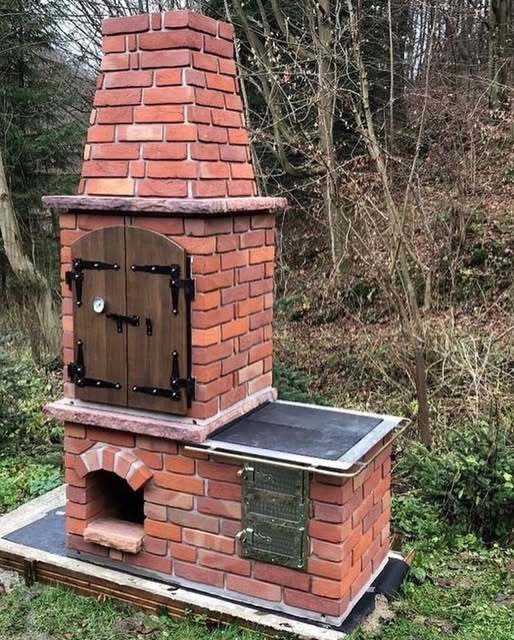 – Ви маєте увійти в його становище. Вам відомо, що його господині не стало, а йому ні. У його розумінні ви його з дому вкрали без господині та насильно утримуєте. Тим більше, що дідусь теж засмучується