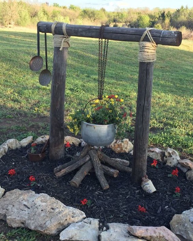 — Ти ж сам зовсім не працюєш… — Ти в мене ще поговори, – крізь зуби промовив чоловік і став загрозливо насуватися. – А ну швидко збігала в магазин! Удома навіть поїсти нічого