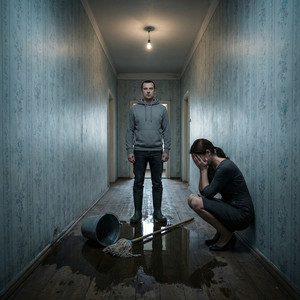 “– Ти що, знущаєшся? Я ж працюю! У мене руки не для каструль! Це жіноча робота! – Репетував чоловік