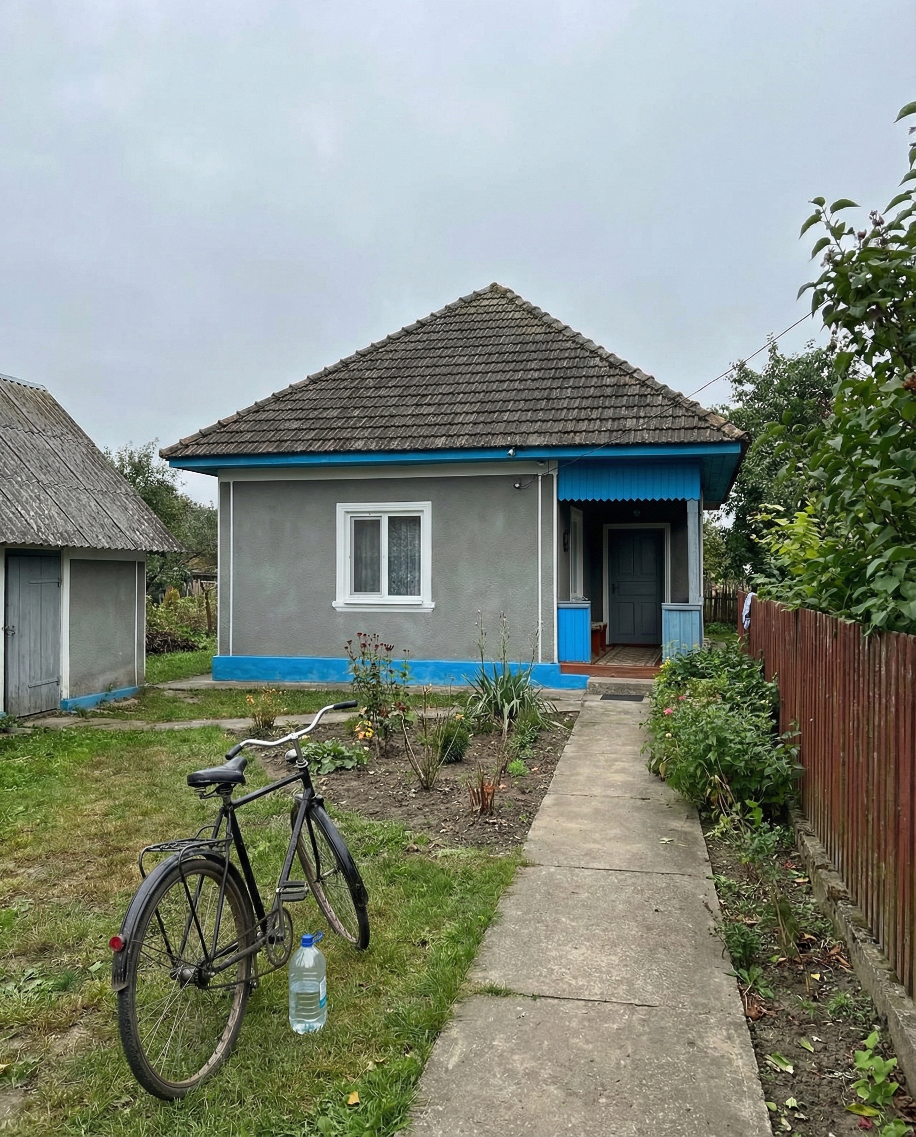 Іван дуже заслаб. Після лікарні він поїхав жити до своїх батьків у село. Дружина Олена з донькою Даринкою жили у її батьків в іншому місті. Якось Іван помітив, що батько будує великий сарай з загородженим майданчиком біля нього, і виходом у поле. Іван вийшов на подвірʼя і здивовано дивився на будівництво. – Що це ти тут плануєш будувати, тату?! – гукнув він батька. – Що ти вже таке задумав? – Не «ти», а «ми»! – хитро посміхнувся старий. – Мати твоя давно просить це зробити… – Що зробити? – Іван дивився на батька, не розуміючи, що відбувається