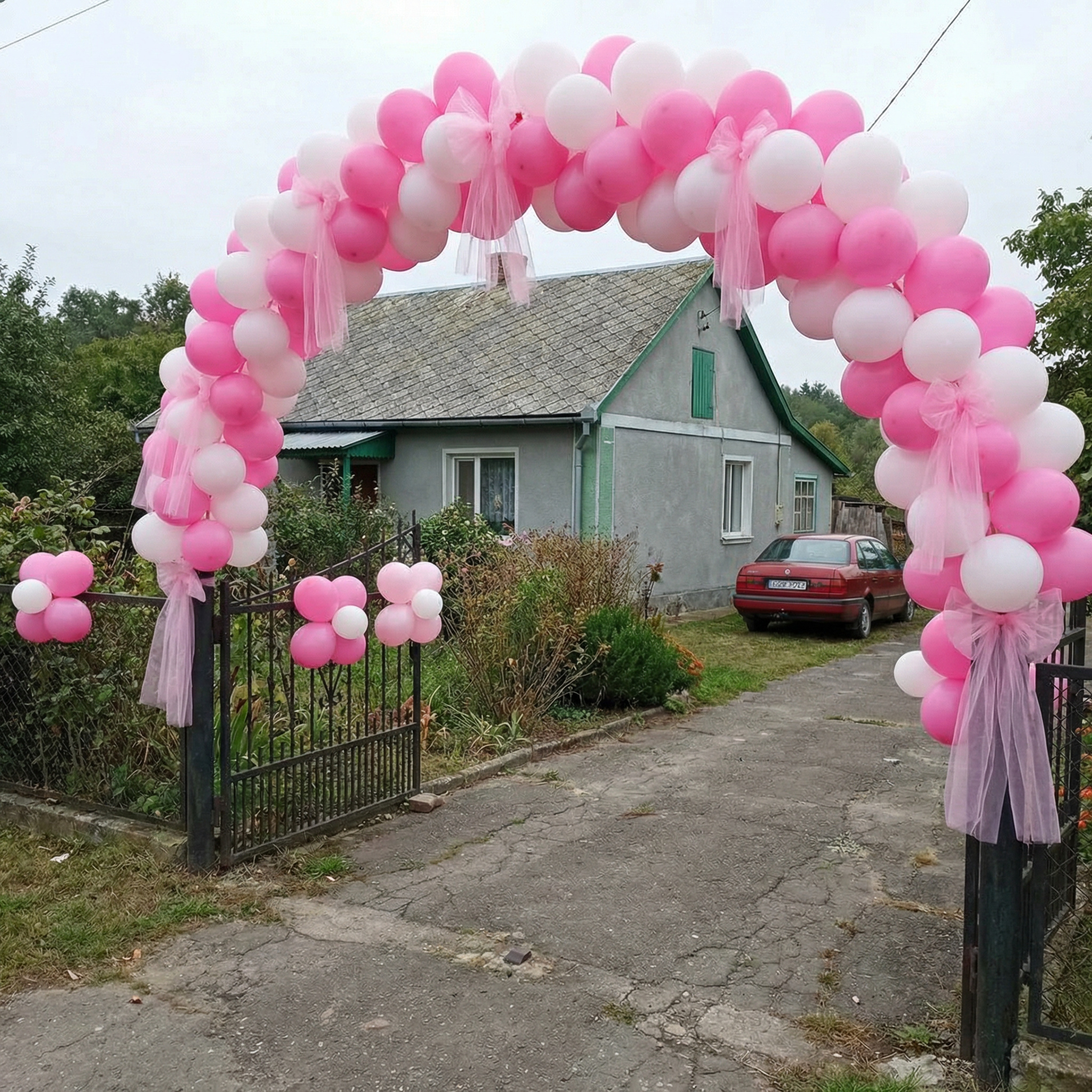 Сергій та Уляна готувалися до весілля. Сергій вирішив поїхати на заробітки, щоб підзаробити. А коли повернувся Уляна побачила, що він змінився. До весілля залишалося два дні. Уляна не змогла додзвонитися до Сергія увесь день. Надвечір вона отримала лише повідомлення дивного змісту: “Вибач, я покохав її. Я не можу ламати життя всім нам. Прощавай”. Що було далі, можна лише уявити
