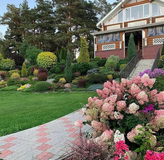 Попрошу – на вихід. Усе, вечір зустрічей і спогадів закінчено. Уперед, до молодиці