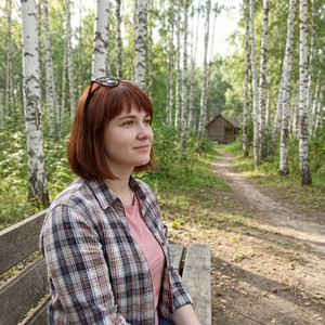 – Завтра о 9, щоб ти моїх батьків зустріла, нагодуєш їх гарно відразу, а на вечір щоб нормальний стіл накрила